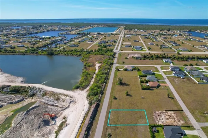 3905 Caloosa Pkwy N, Cape Coral, Florida 33993
