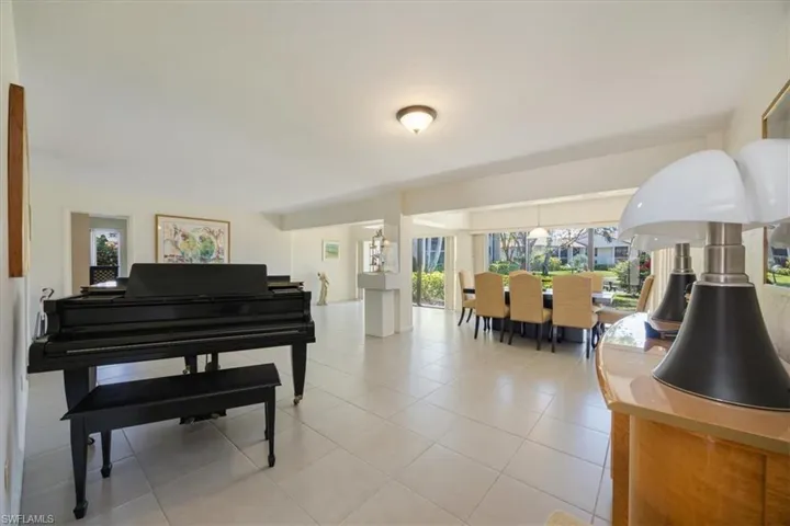 576 Retreat Dr 101, Naples, Florida 34110