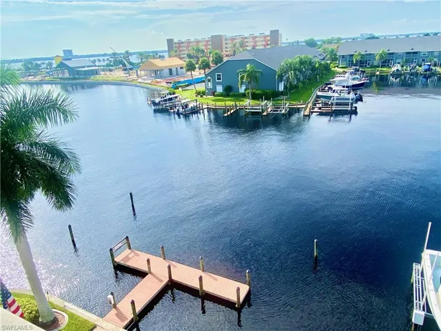 Private T shaped dock.