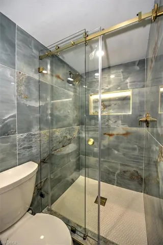 Striking bathroom detail