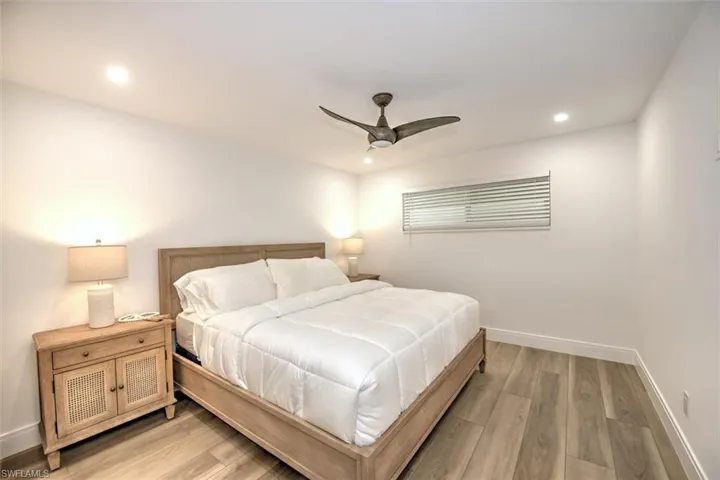 King size bed