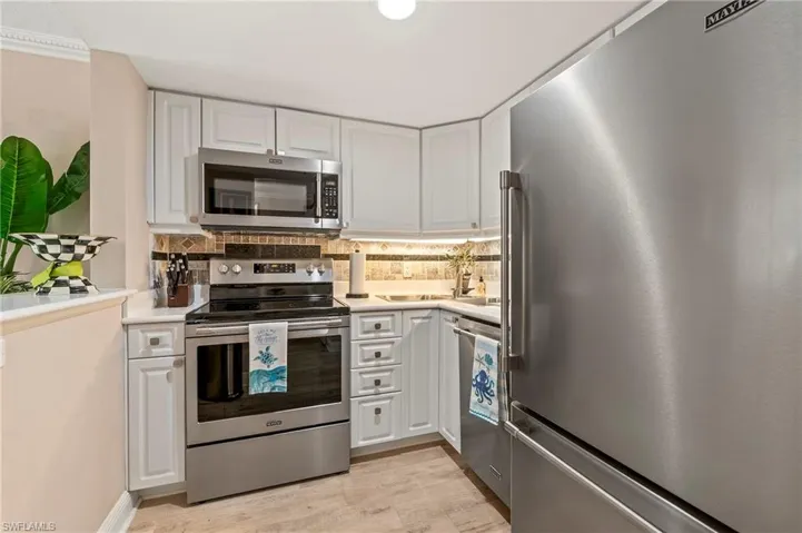 950 7th Ave S 23, Naples, Florida 34102