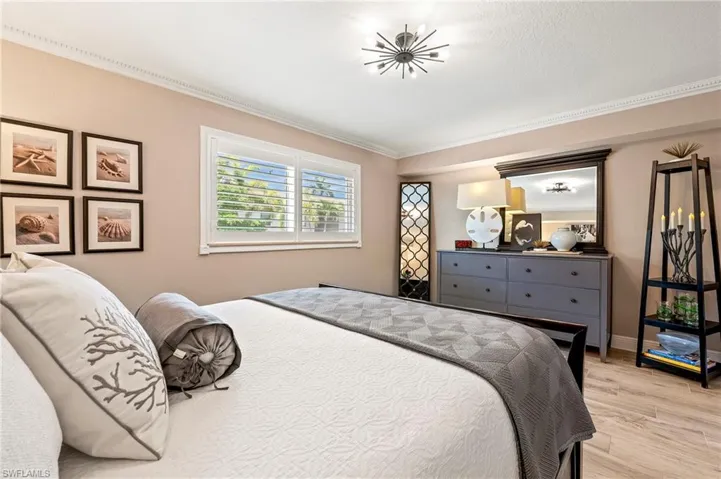 950 7th Ave S 23, Naples, Florida 34102