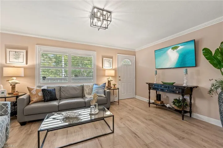950 7th Ave S 23, Naples, Florida 34102