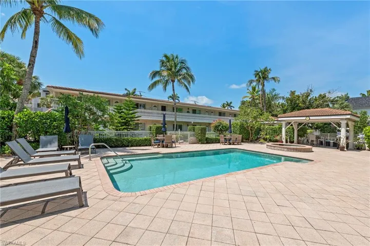 950 7th Ave S 23, Naples, Florida 34102