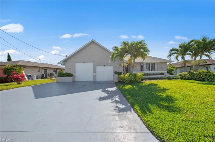 7195 Reymoor Dr, North Fort Myers, Florida 33917