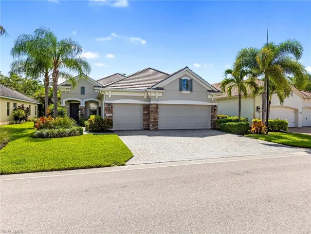 Stately 3 bedroom, 2.5 bathrooms, pool home