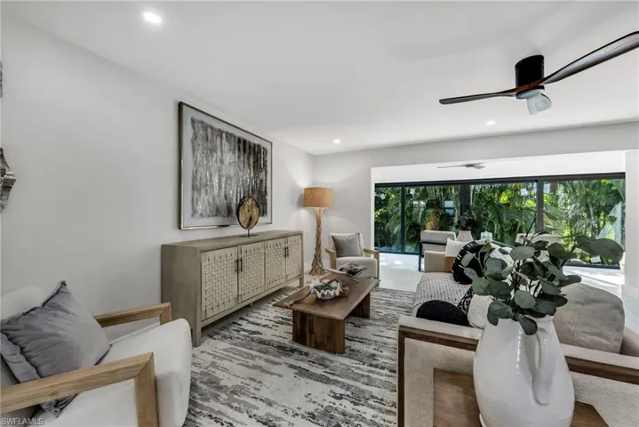 990 8th St S 1c, Naples, Florida 34102