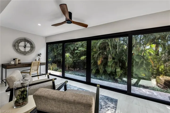 990 8th St S 1c, Naples, Florida 34102