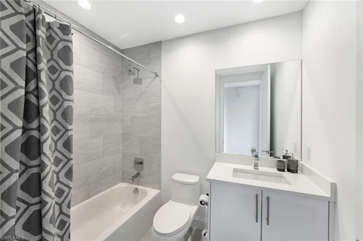 1111 Central 417a, Naples, Florida 34102