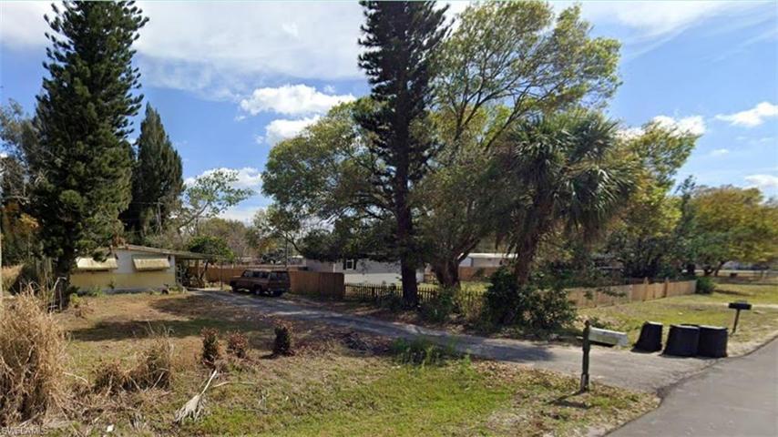 8085  McDaniel  DR, North Fort Myers, FL 33917