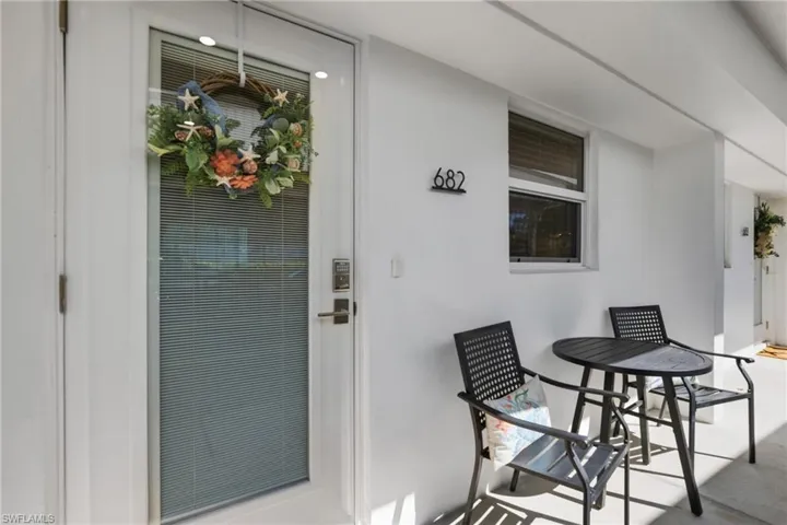 682  Broad S AVE, Naples, FL 34102