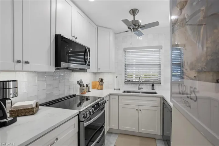 682  Broad S AVE, Naples, FL 34102
