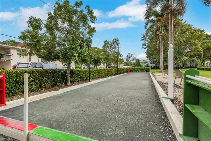 682  Broad S AVE, Naples, FL 34102