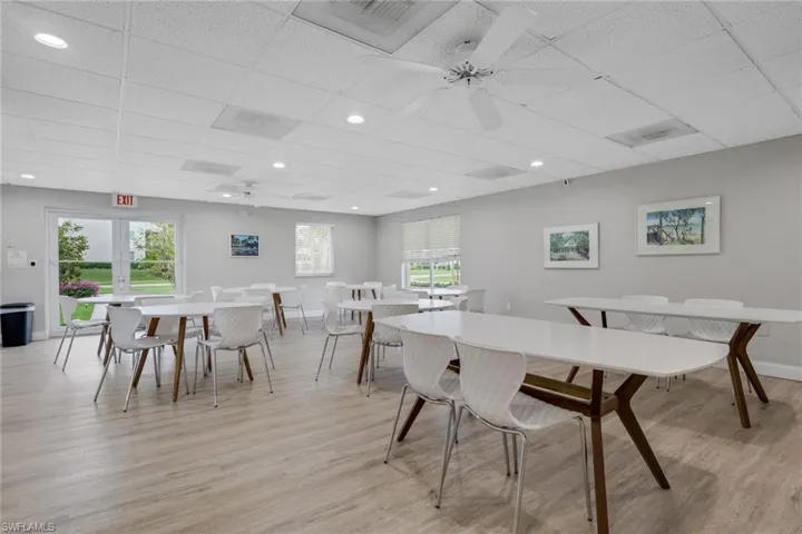 682  Broad S AVE, Naples, FL 34102
