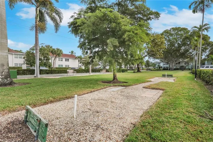 682  Broad S AVE, Naples, FL 34102