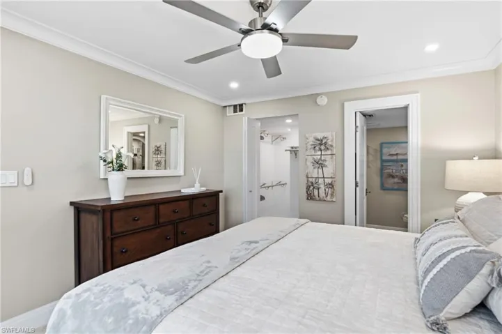 682  Broad S AVE, Naples, FL 34102