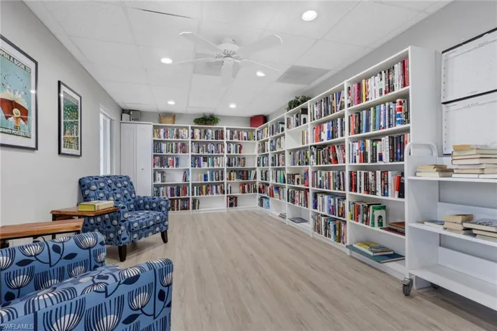 682  Broad S AVE, Naples, FL 34102