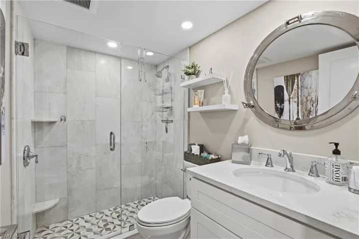 682  Broad S AVE, Naples, FL 34102