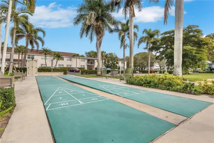 682  Broad S AVE, Naples, FL 34102