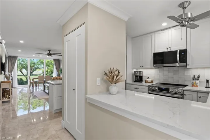 682  Broad S AVE, Naples, FL 34102