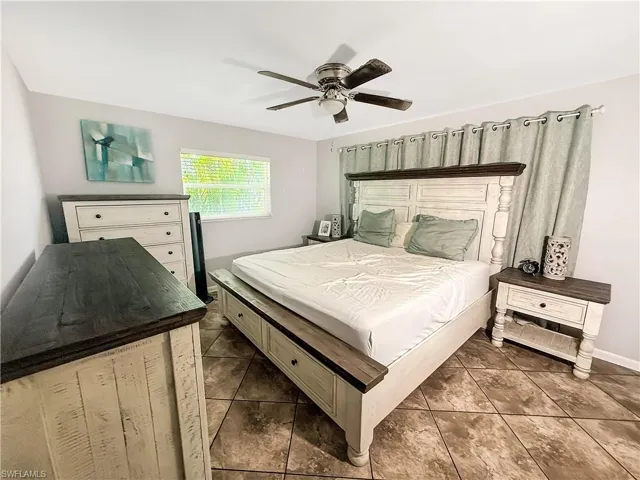 536 SE 26th  TER, Cape Coral, FL 33904