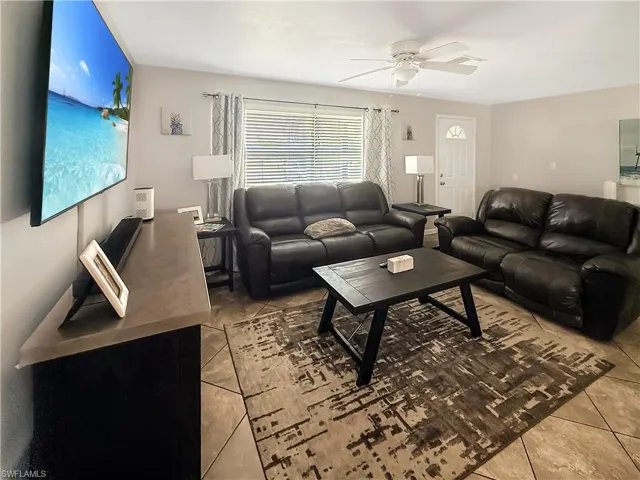 536 SE 26th  TER, Cape Coral, FL 33904