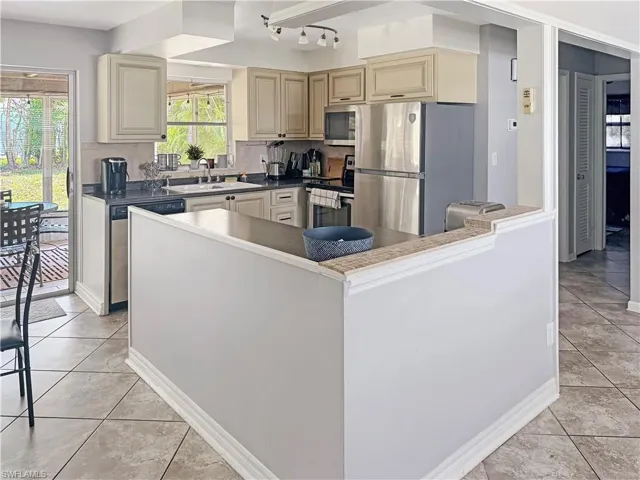 536 Se 26th Ter, Cape Coral, Florida 33904