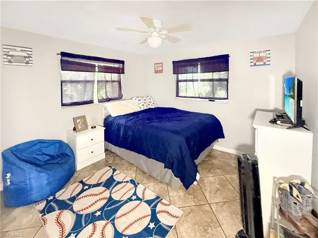 536 SE 26th  TER, Cape Coral, FL 33904