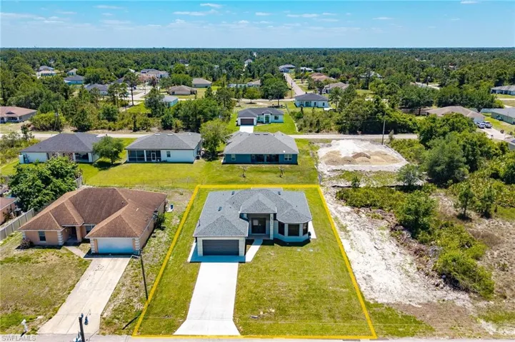 2711  40th W ST, Lehigh Acres, FL 33971
