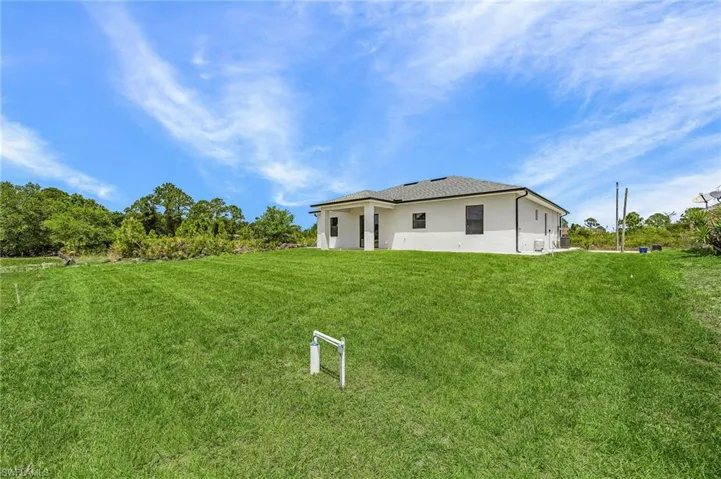 2711  40th W ST, Lehigh Acres, FL 33971