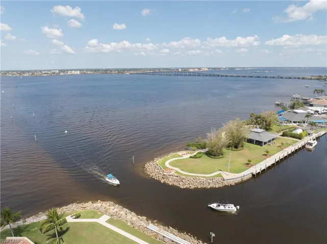 4160 Steamboat Bend E 302, Fort Myers, Florida 33919