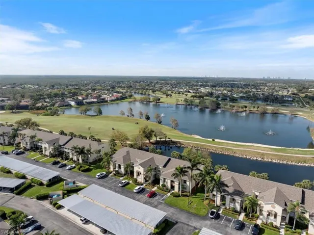 Bird's eye view featuring a residential view and a water view