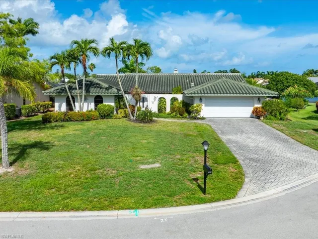 2428  Duchess  CT, Naples, FL 34112