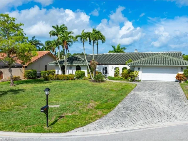 2428  Duchess  CT, Naples, FL 34112