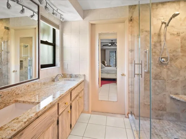 2428  Duchess  CT, Naples, FL 34112