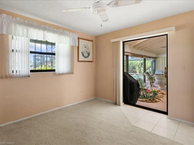 2428  Duchess  CT, Naples, FL 34112