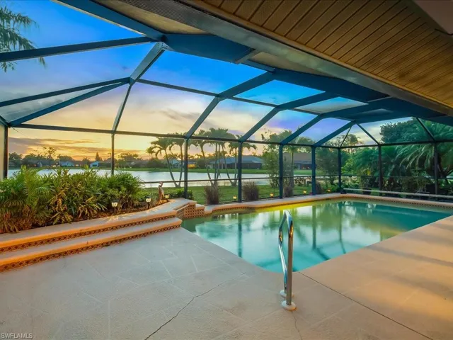 2428  Duchess  CT, Naples, FL 34112