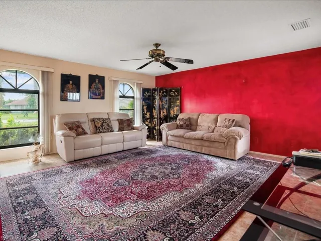 2428  Duchess  CT, Naples, FL 34112