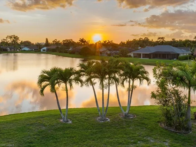 2428  Duchess  CT, Naples, FL 34112