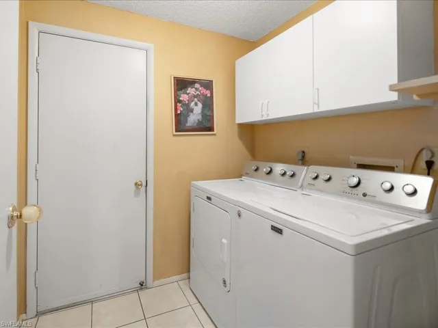 2428  Duchess  CT, Naples, FL 34112