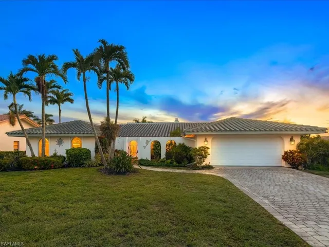 2428  Duchess  CT, Naples, FL 34112