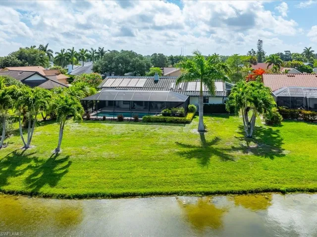 2428  Duchess  CT, Naples, FL 34112
