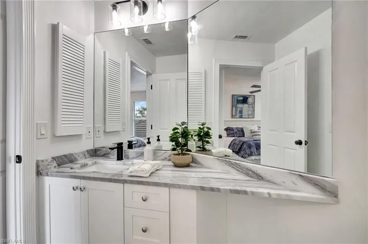250  Silverado  DR, Naples, FL 34119