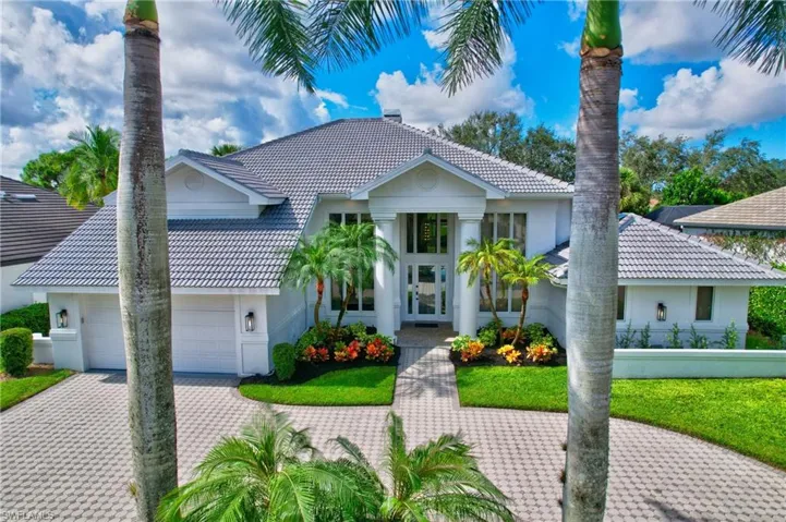 Gorgeous brick paver large circular driveway