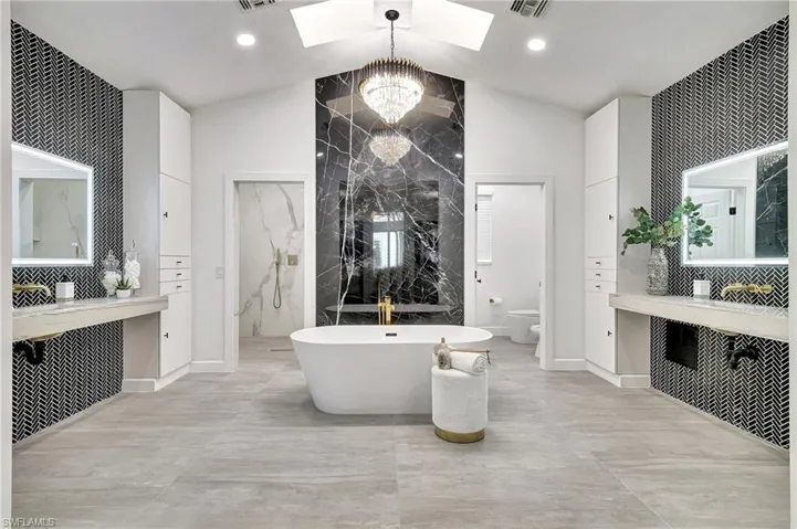 250  Silverado  DR, Naples, FL 34119