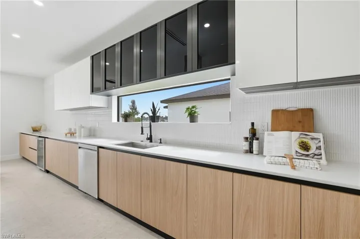 325 Ne 15th Ter, Cape Coral, Florida 33909