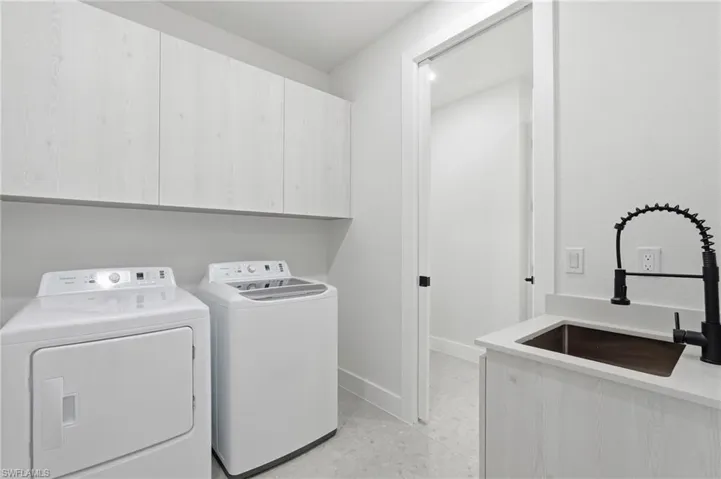 325 Ne 15th Ter, Cape Coral, Florida 33909