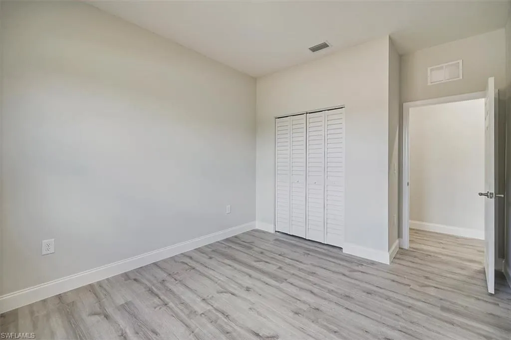 923 16th TER, Cape Coral, FL 33909,225062302