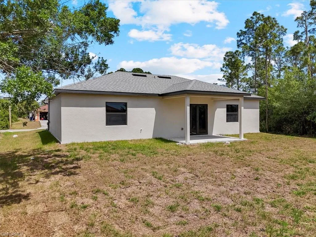 923 16th TER, Cape Coral, FL 33909,225062302